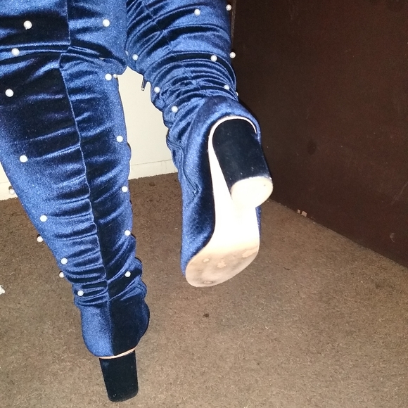 Thigh high boots - Picture 2 of 8